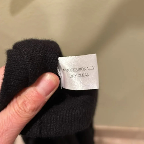 Cullen woman's black cashmere wrap sweater - Picture 8 of 9